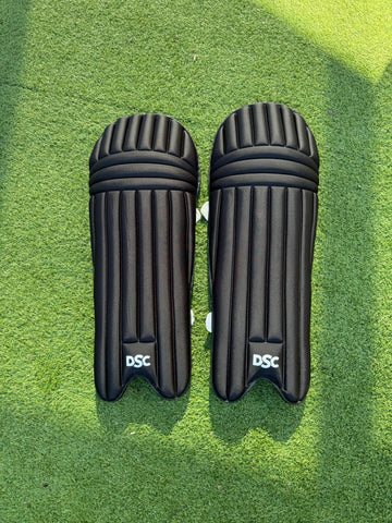DSC Flex Lite Moulded Batting Leg Guard